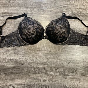 Victoria’s Secret Plunge Push Up Bra 36DD